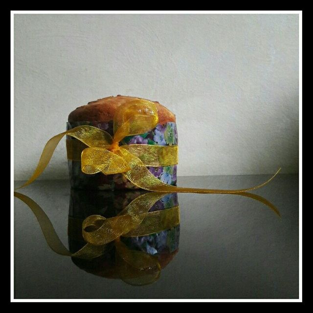 PANETTONE GLUTEN FREE                                                         mirtilli, more, ribes nero e cioccolato bianco